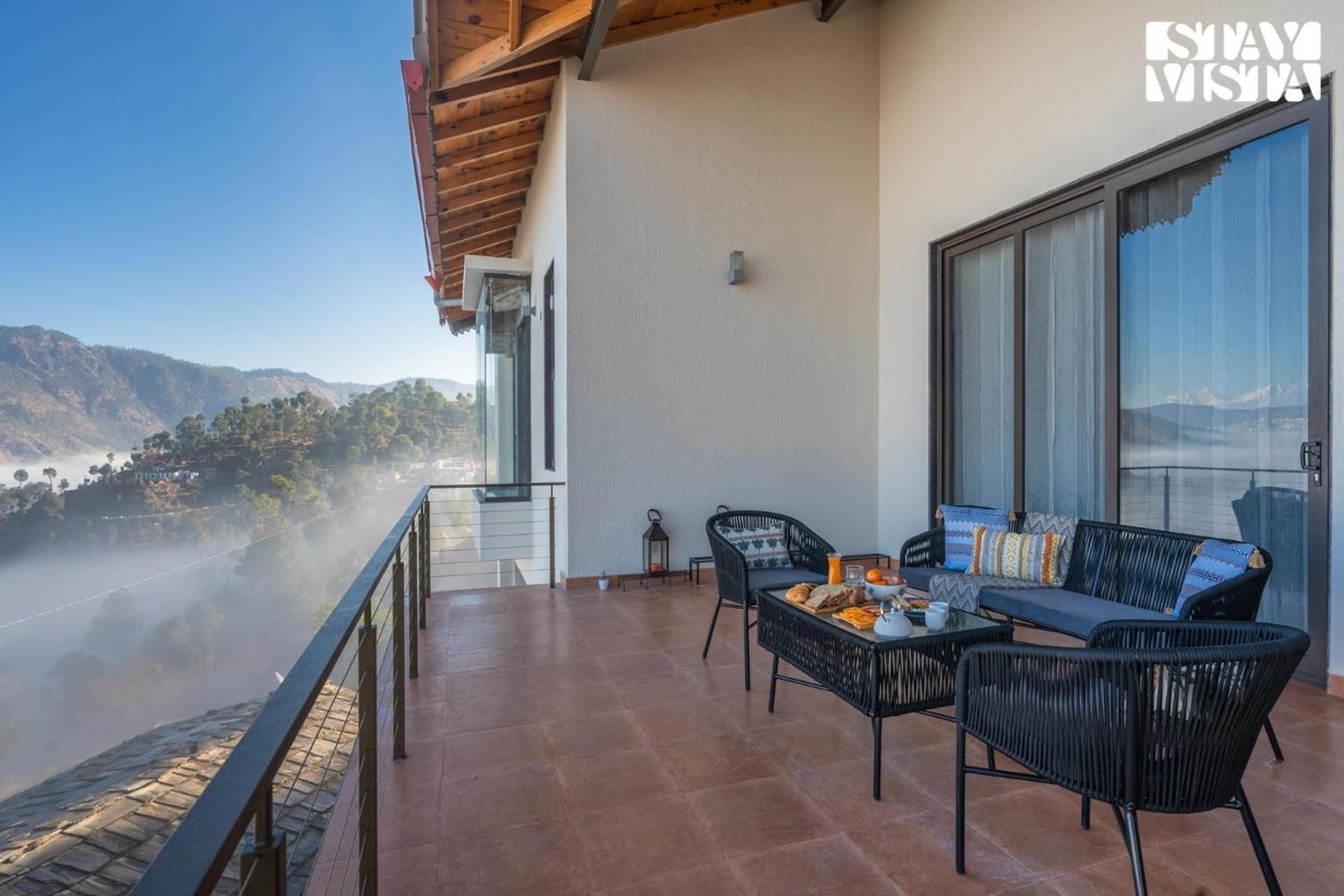 Stayvista At Amulyam Villa With Lawn & Bonfire Mukteshwar Exterior photo