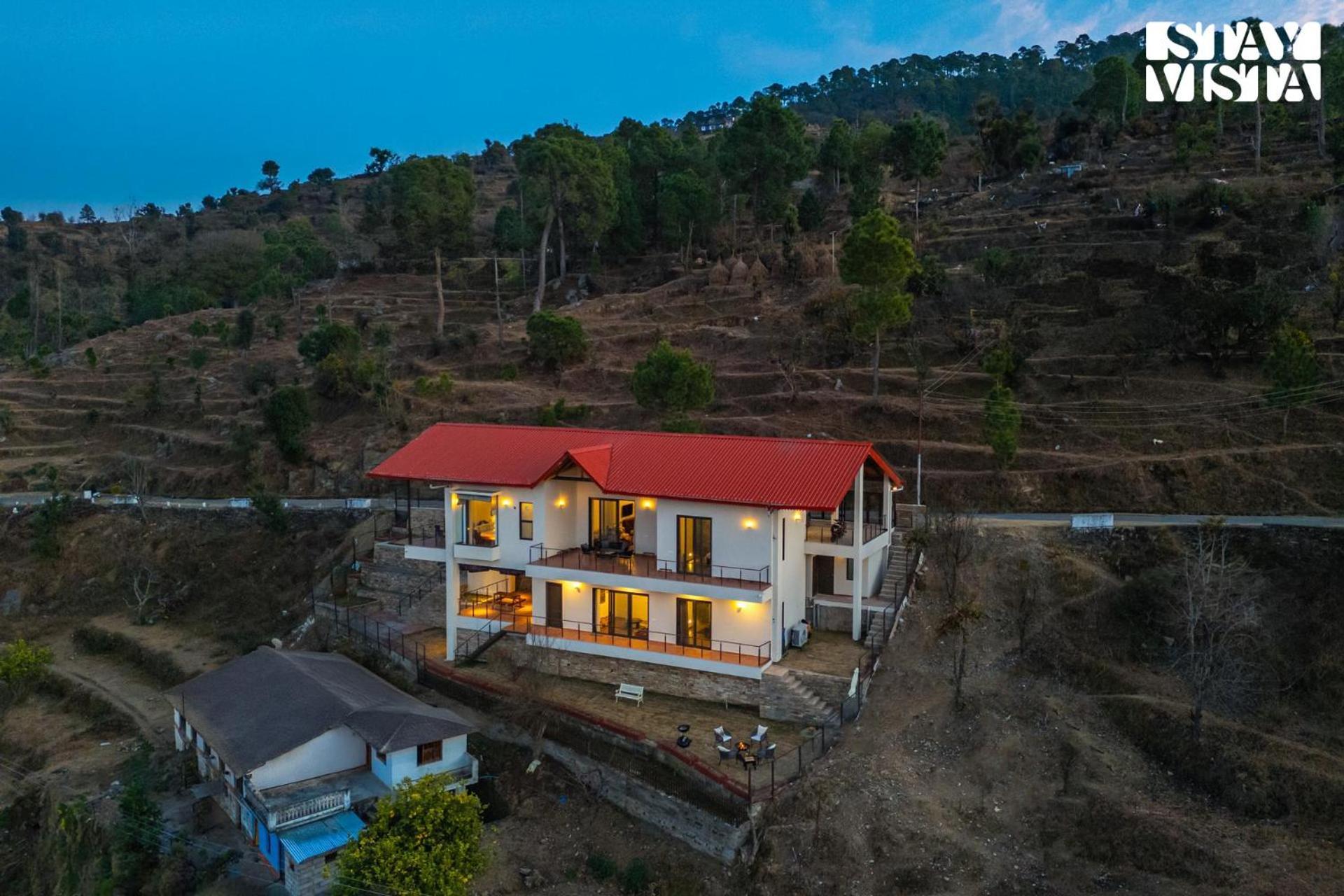 Stayvista At Amulyam Villa With Lawn & Bonfire Mukteshwar Exterior photo